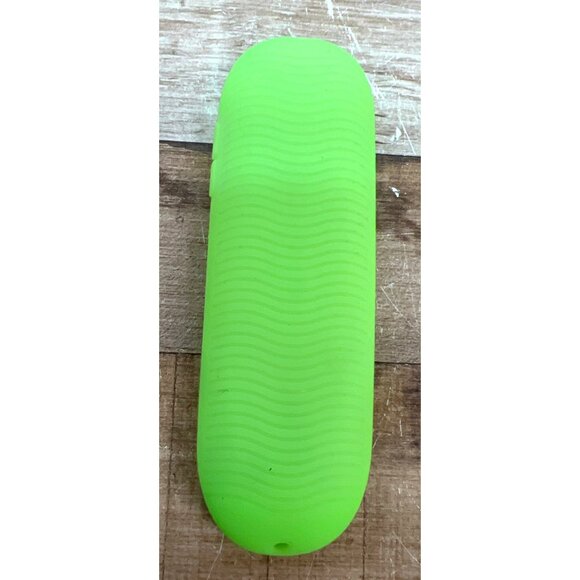 Bright Green Silicone Remote Control Cover - Picture 2 of 3